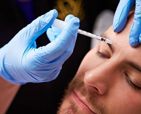 Dentist in Coppell administering BOTOX